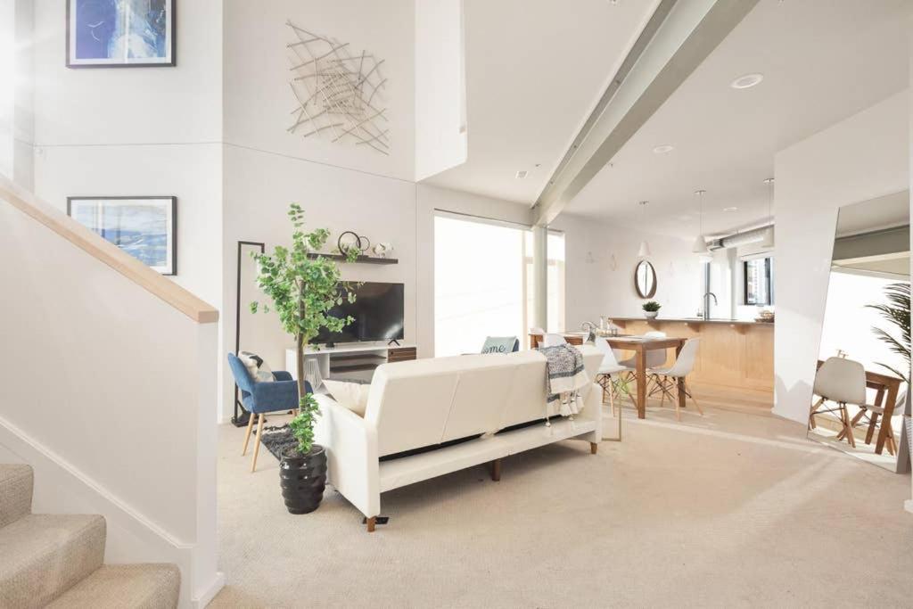 Upscale 3Br Penthouse By Cozysuites Индианаполис Экстерьер фото
