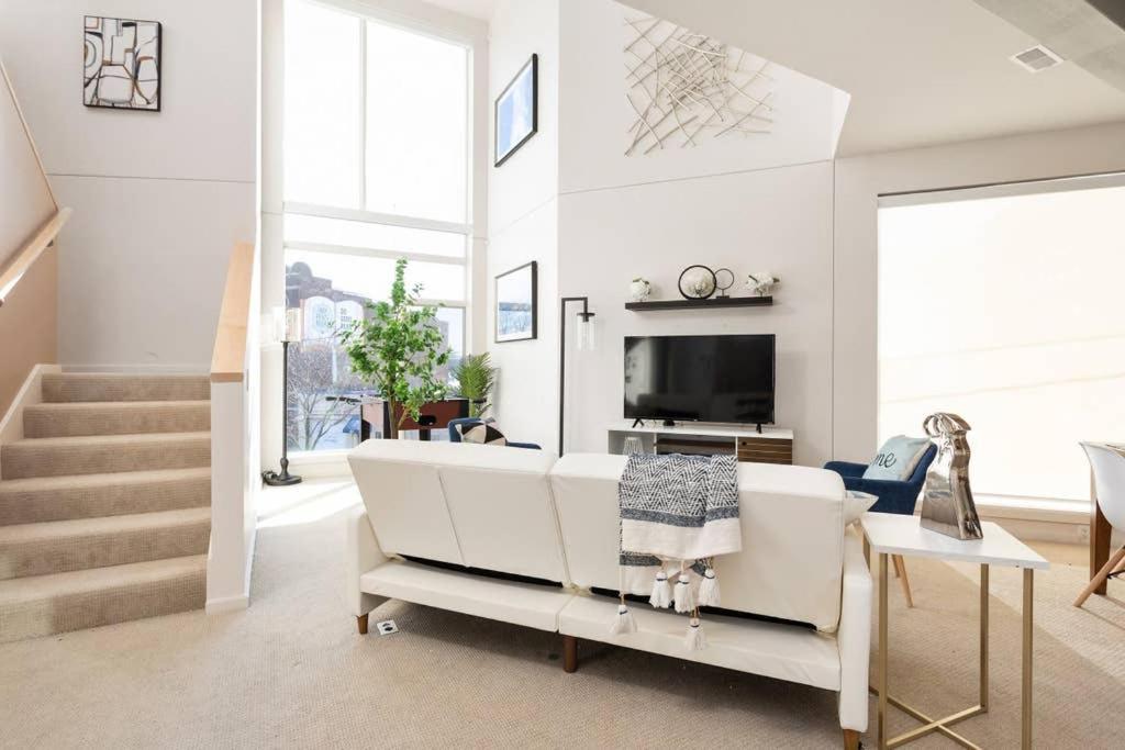 Upscale 3Br Penthouse By Cozysuites Индианаполис Экстерьер фото
