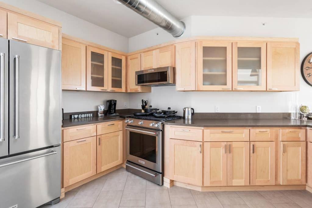 Upscale 3Br Penthouse By Cozysuites Индианаполис Экстерьер фото